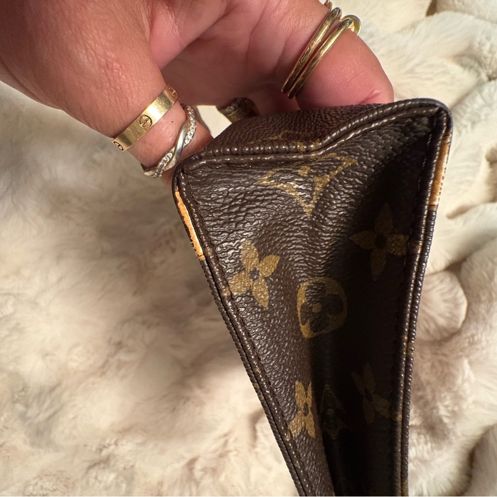Authentic Louis Vuitton Summer Trunk monogram Toiletry Pouch - Picture 5 of 10